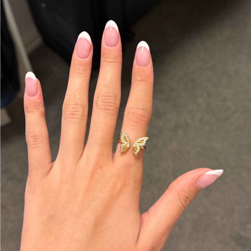 Gold Butterfly Ring with Delicate Wing Patterns